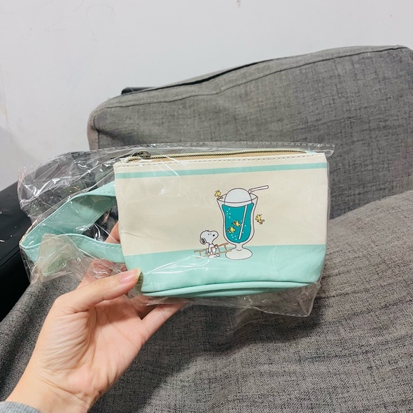 Snoopy carrying storage bag - Picture 3 of 3